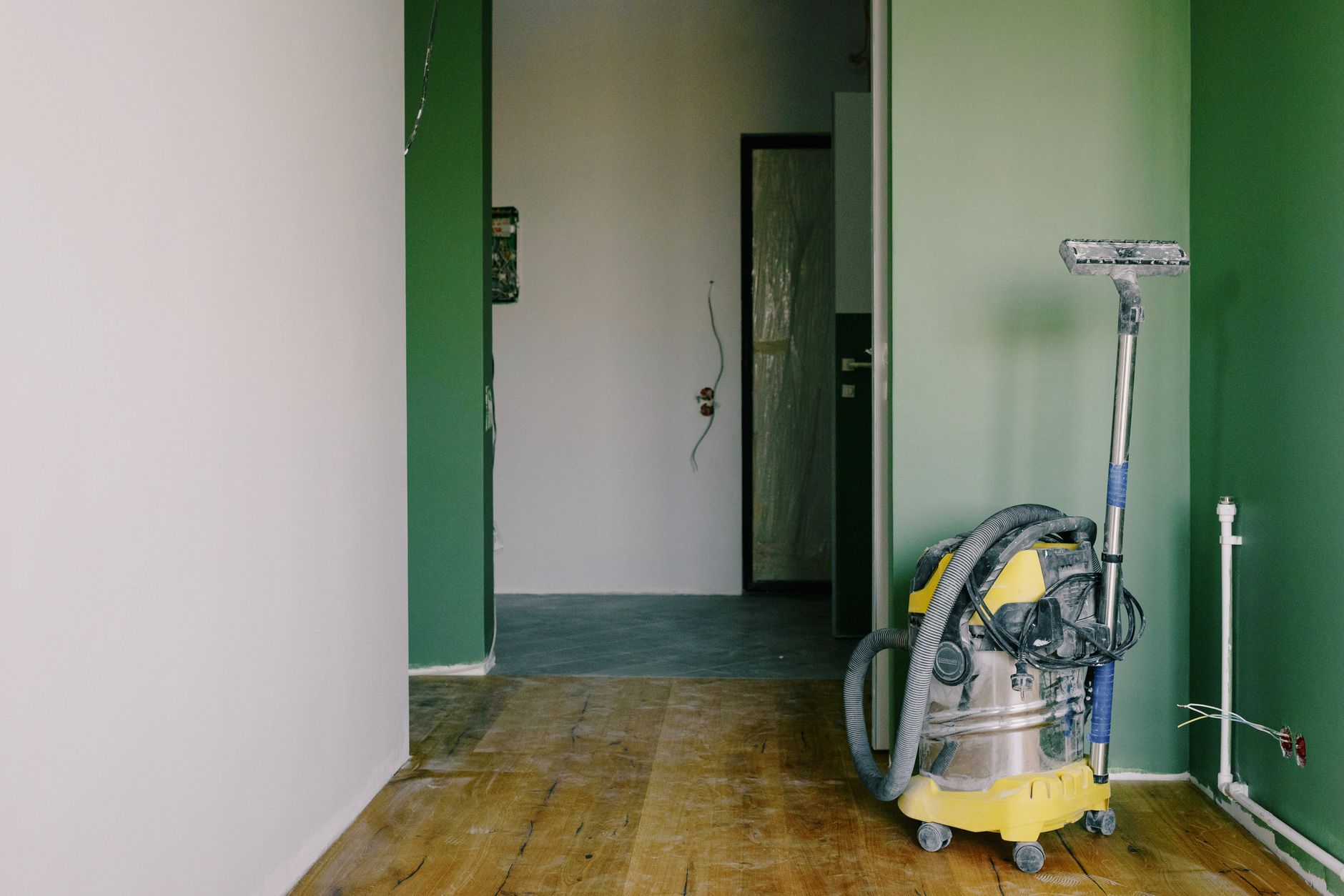Effektive Wohnungsreinigung nach dem Umzug: Systematische Checkliste und typische Fehler